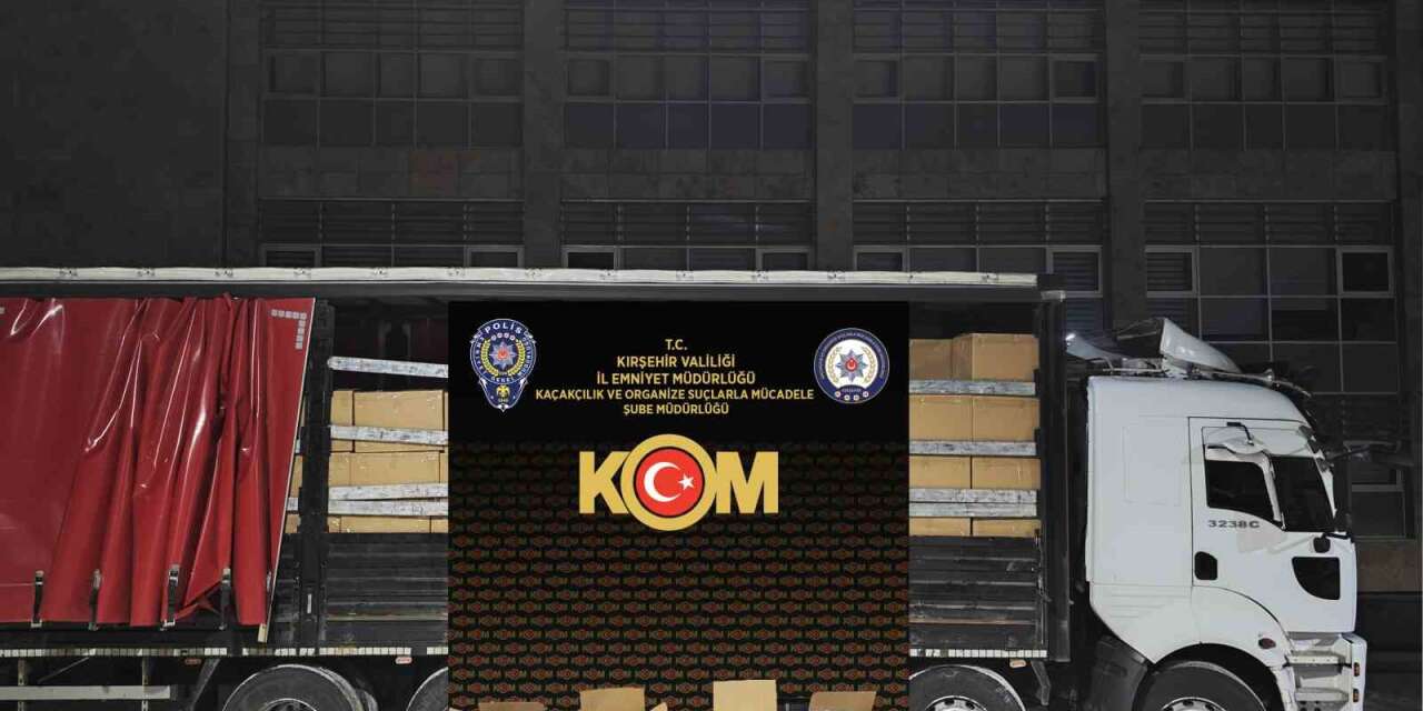 Polis ekipleri tarafından durdurulan kamyonda 5,5 ton kaçak tütün ele geçirildi