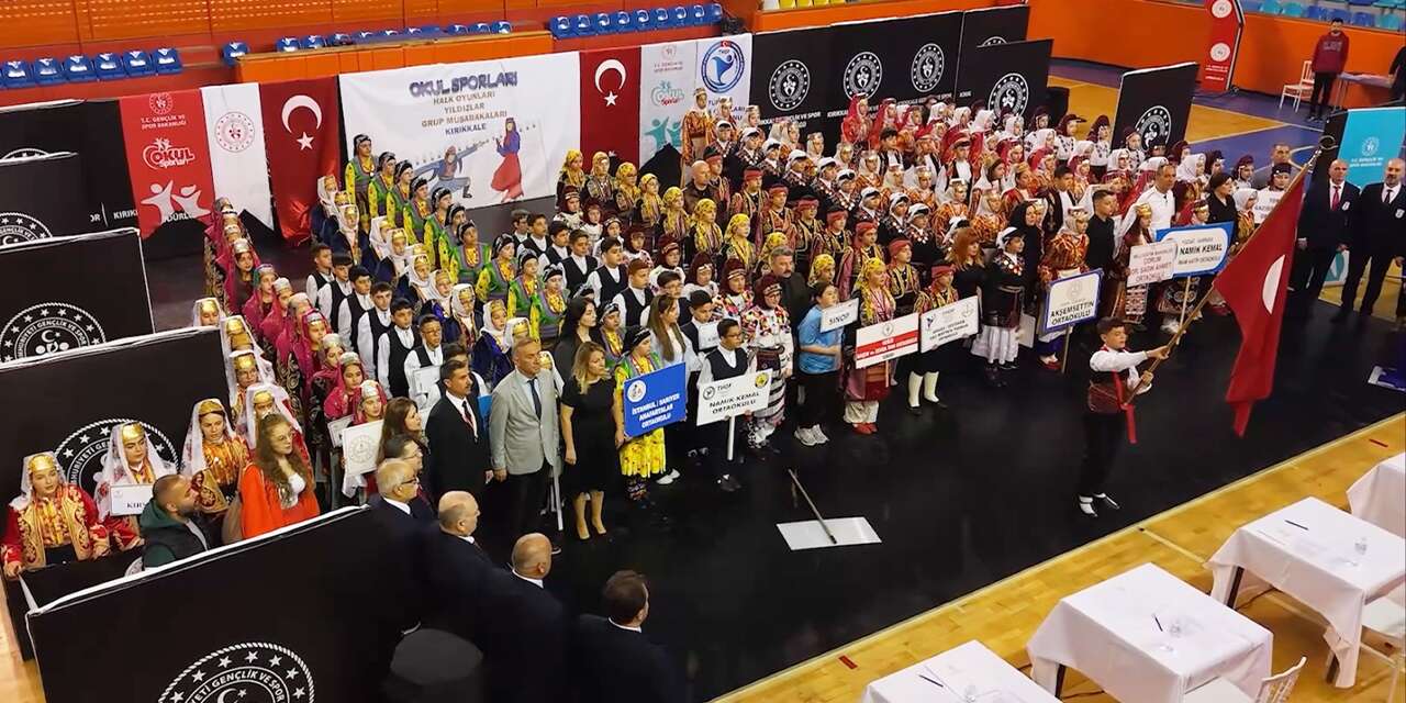 Halk oyunları yarışmasında hünerler sergilendi