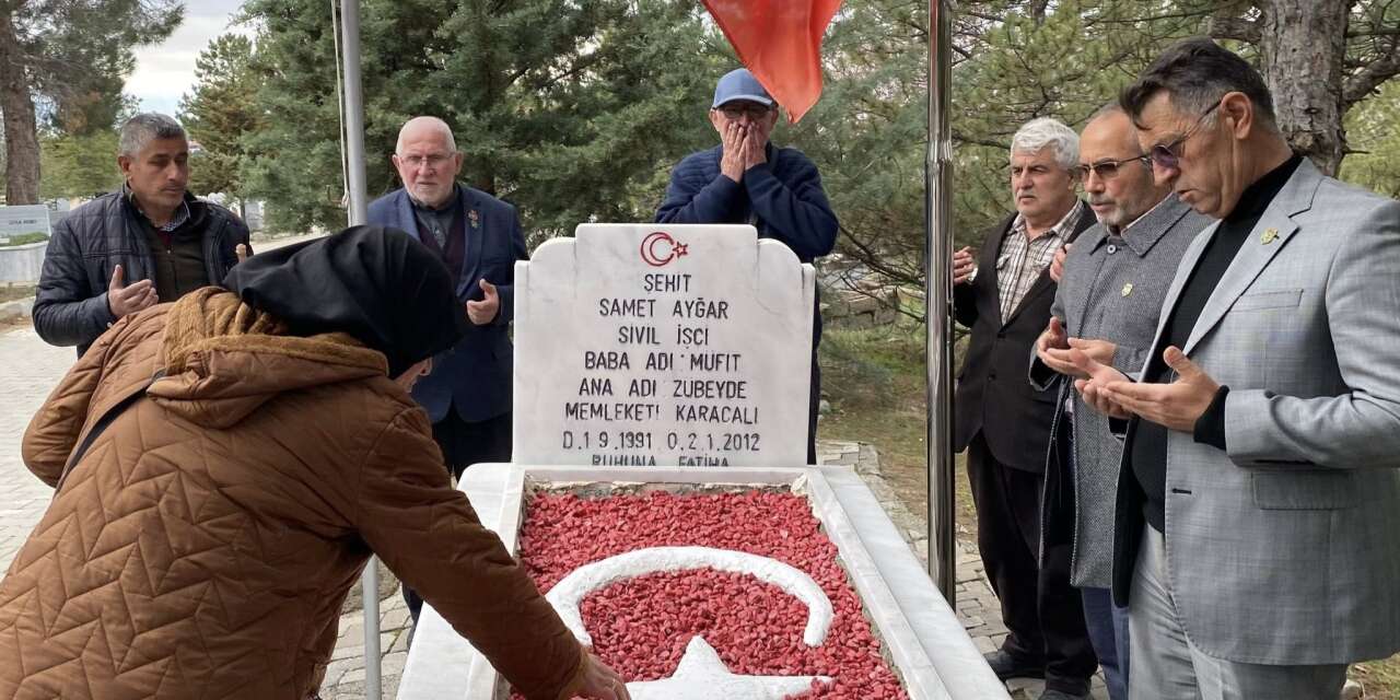 Şehit Samet Aygar Kabri Başında Anıldı