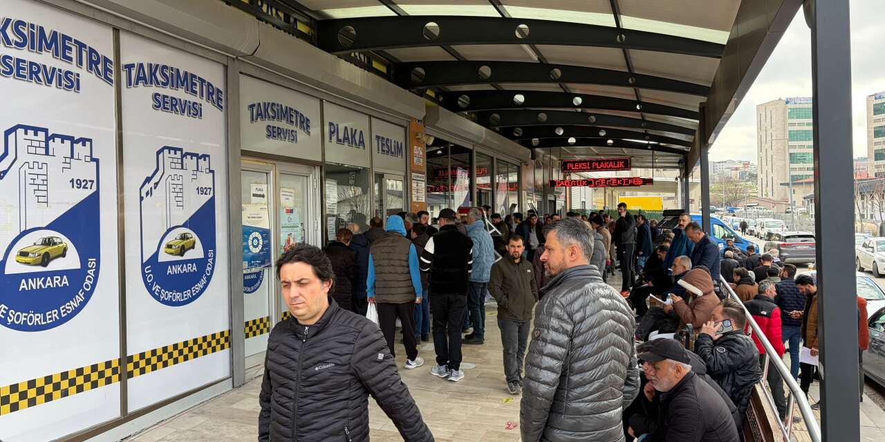 APP plaka değişiminde son gün yoğunluğu