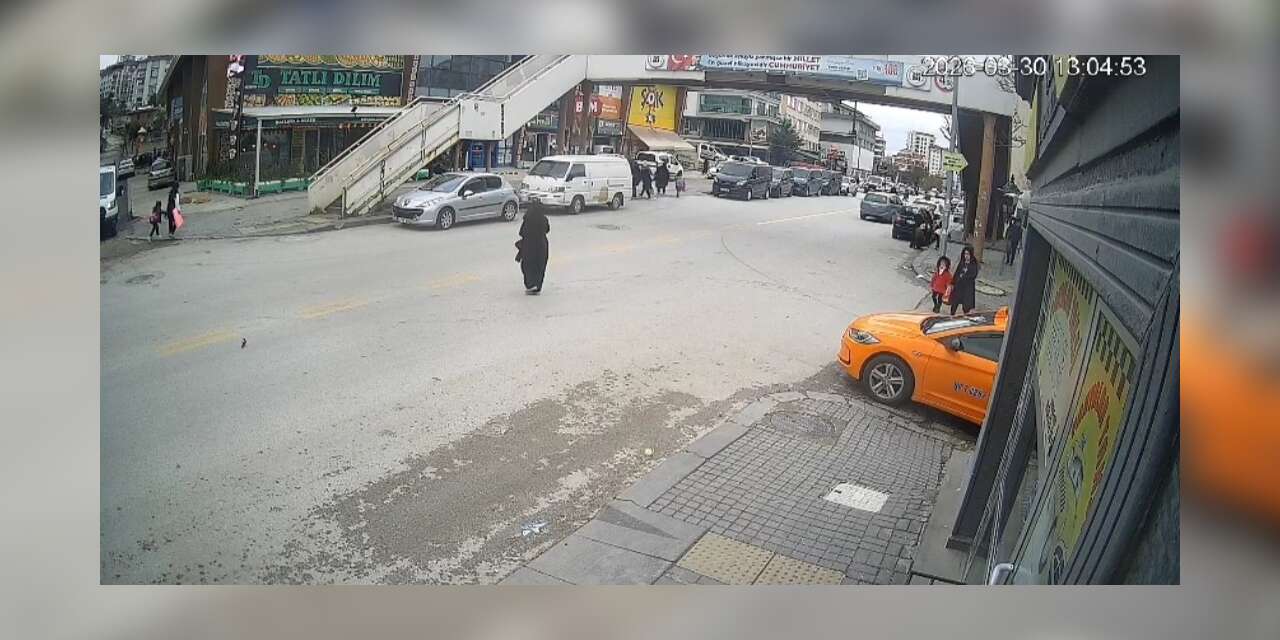 Ankara’da yolun karşısına geçmeye çalıştığı sırada otomobil çarpan çocuk ağır yaralandı