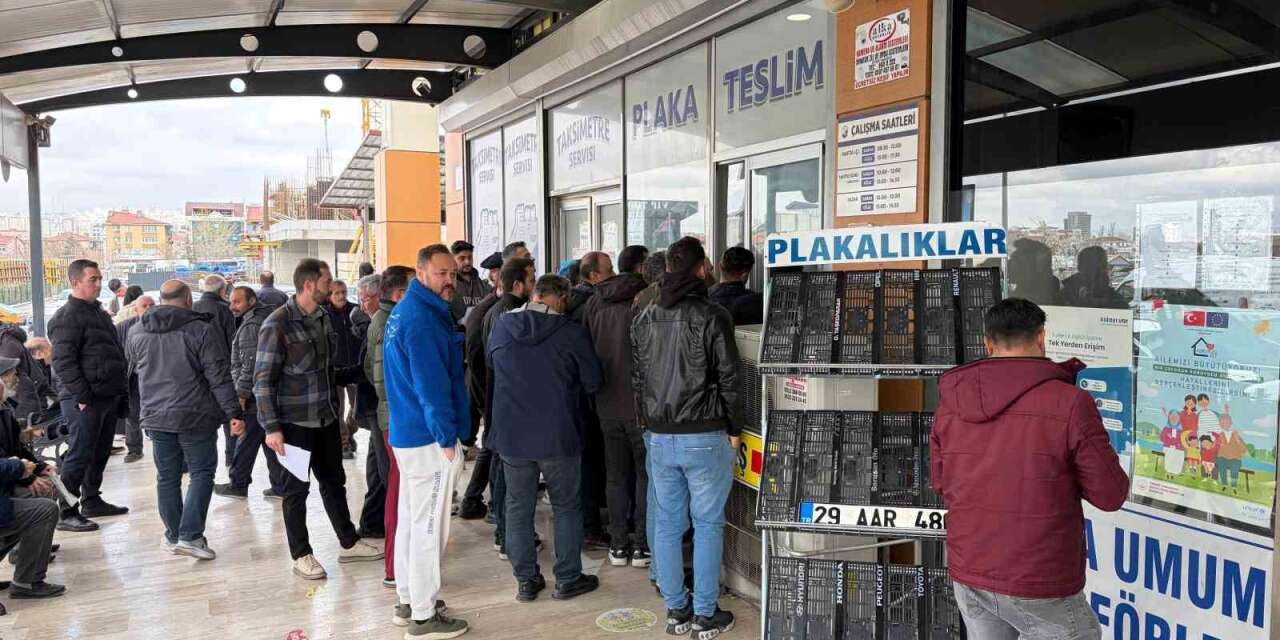 APP plaka değişiminde son gün yoğunluğu