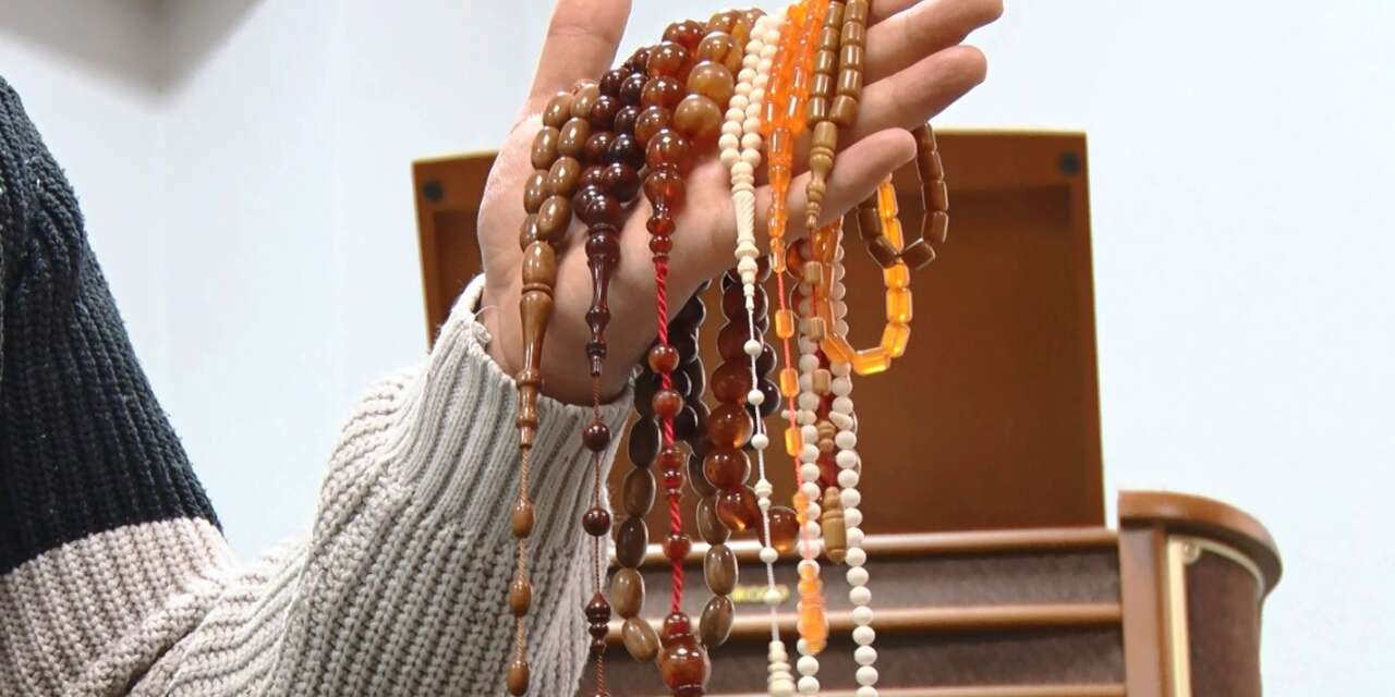 Mescid-i Nebevi modeli tespihi, çocuklarına bırakacak