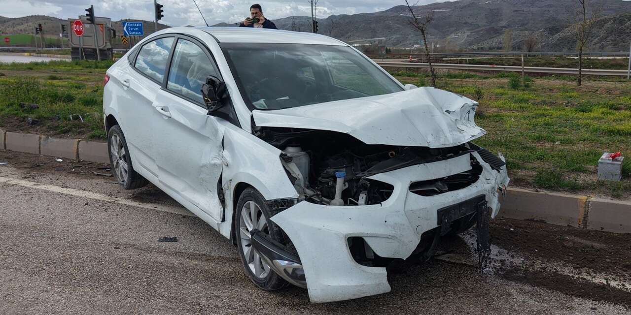 Kırıkkale’de 3 araç birbirine girdi: 7 kişi yaralandı!