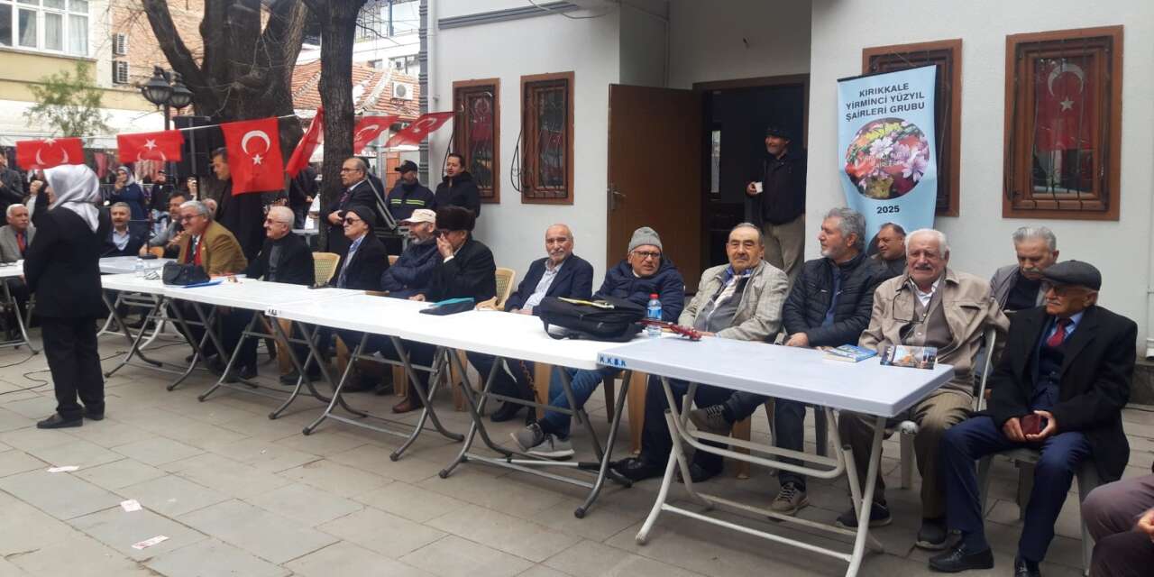 Hüseyin Kahya Parkı’nda şiir dinletisi: Ulu Çınar Şairler duygulandırdı