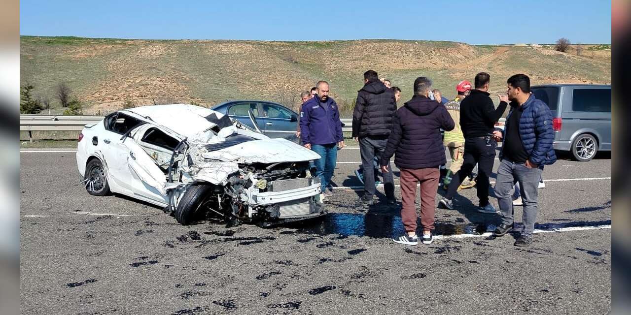 Ankara’da tıra çarpan otomobil taklalar atarak durabildi: 1 ağır yaralı