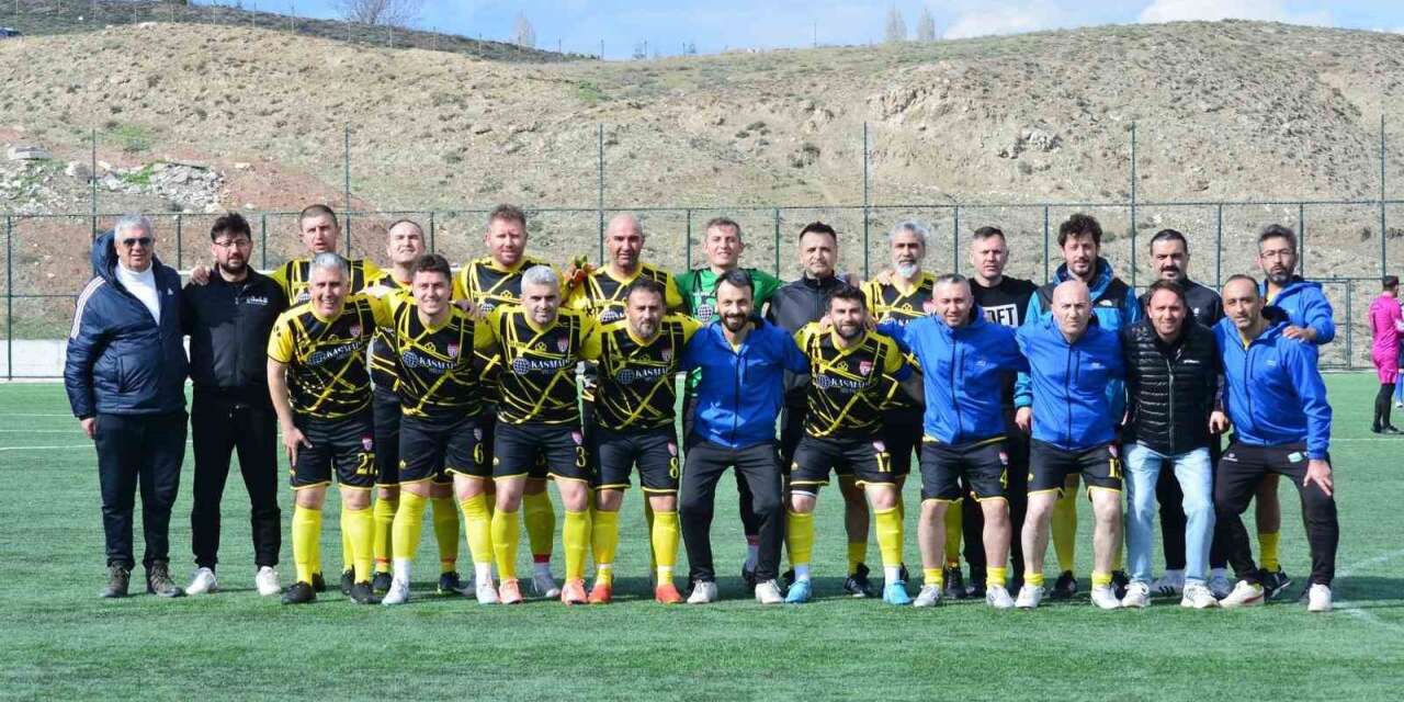 TMVFL Batı Karadeniz Beyaz Bölge’de kupanın sahibi Kastamonu Şerife Bacı Masterlar oldu