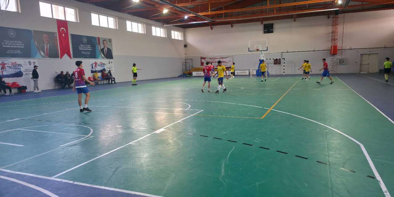 Polis Haftasına yakışır futbol turnuvası