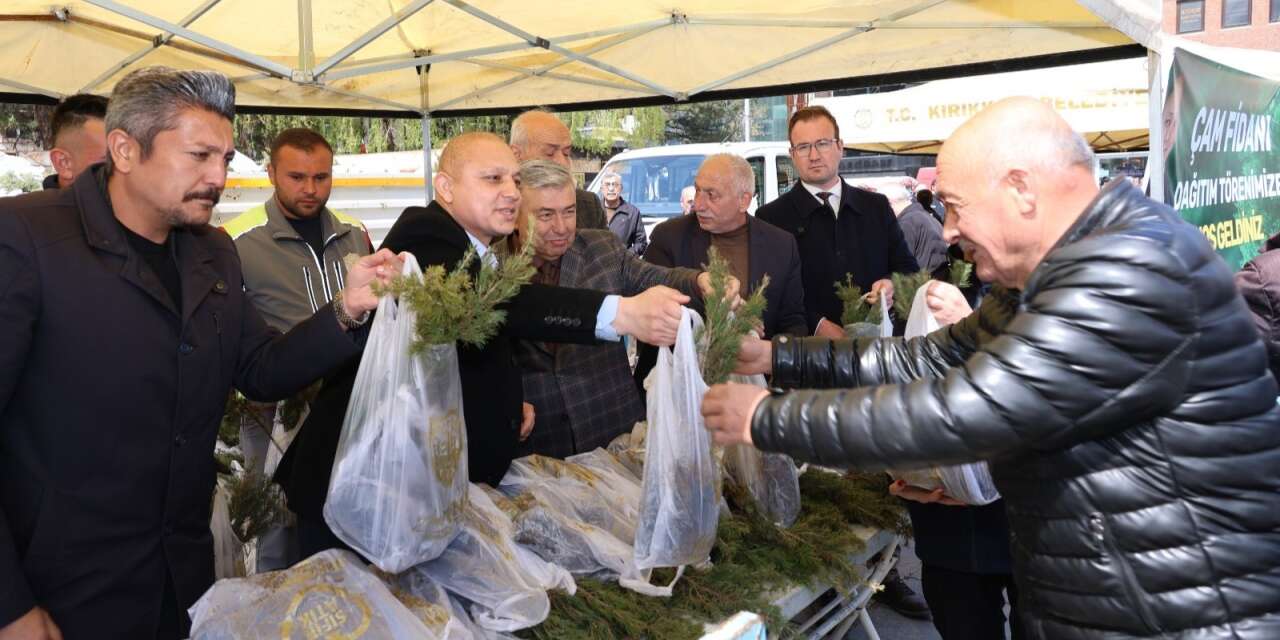 Kırıkkale’de 20 bin çam fidanı ücretsiz dağıtıldı