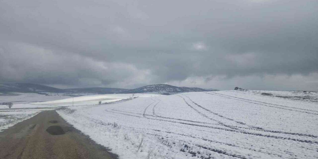 Çorum’da yüksek rakımlı bölgeler beyaza büründü