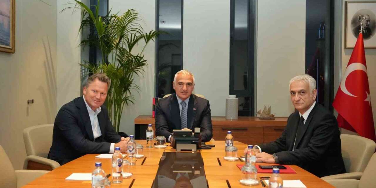 Bakan Ersoy, Avrupa tur operatörleriyle bir araya geldi