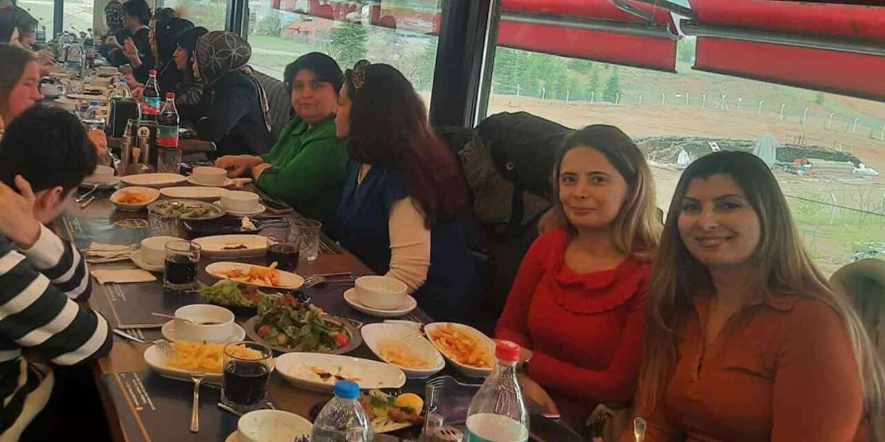 EKSEN sağlık üyeleri yemekte buluştu