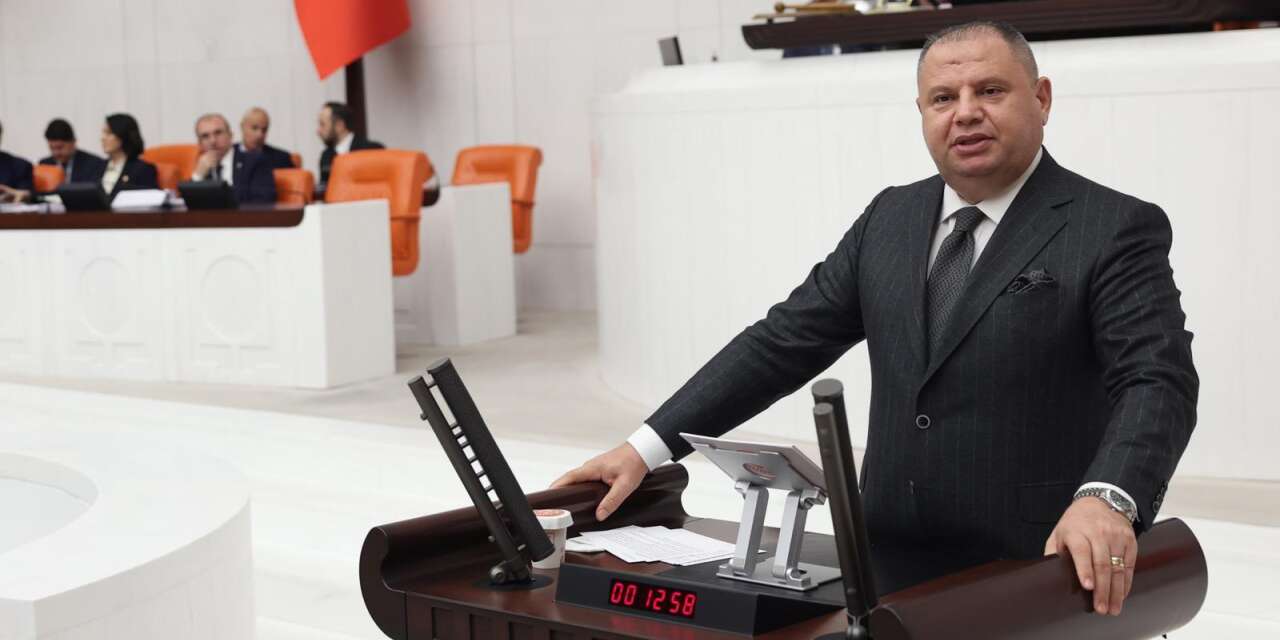 Öztürk sözünü tuttu: “Öğrencilere 250 bilgisayar desteği”