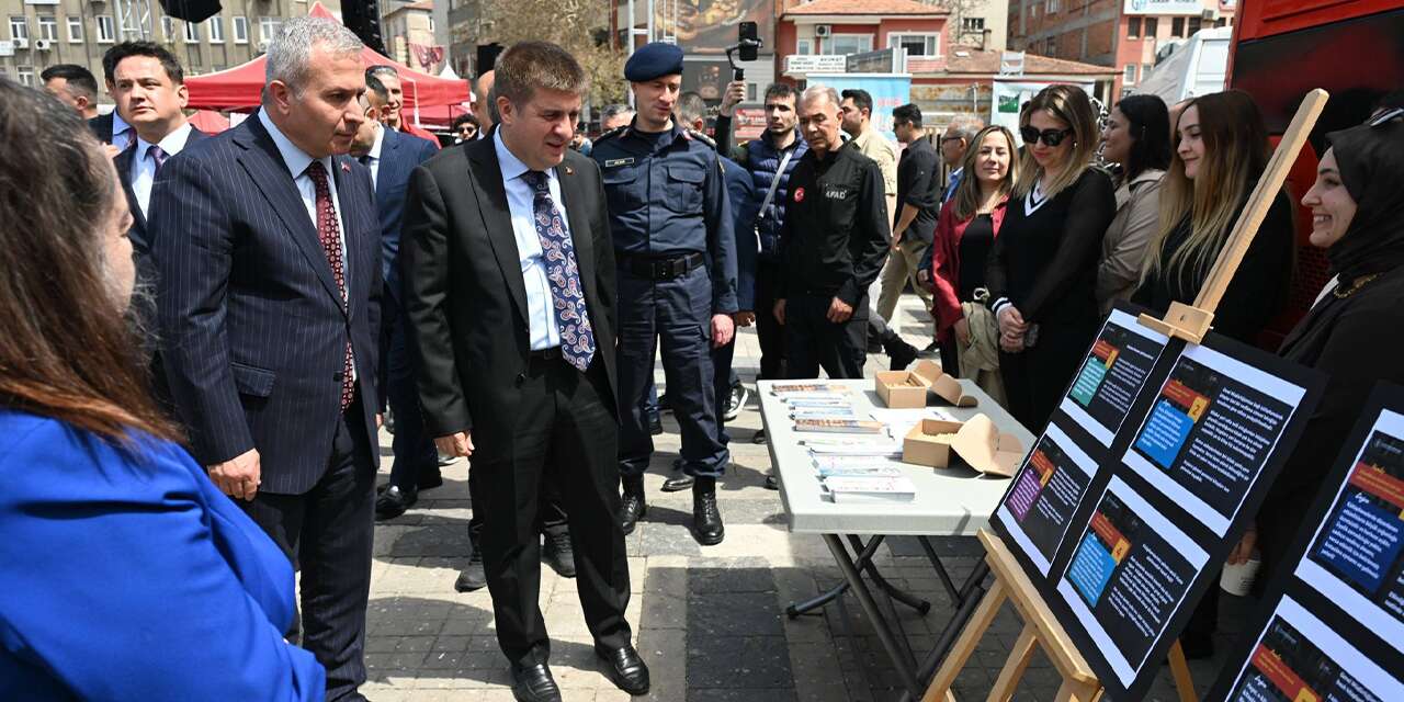 Meydanda Turizm Haftası coşkuyla kutlandı