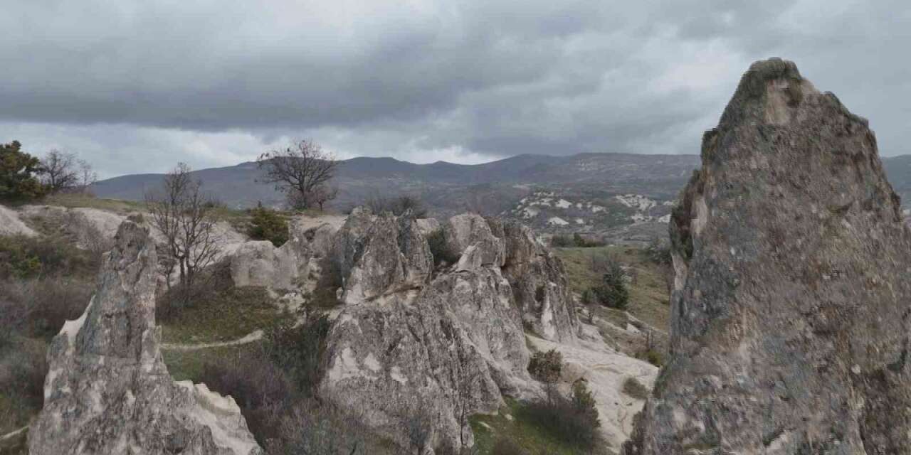 Kapadokya’yı andıran doğa harikası: Abacı Peribacaları