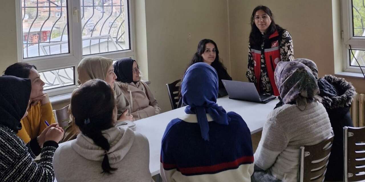 Ailelere “Çocuklarda Davranış Problemleri” Eğitimi Verildi