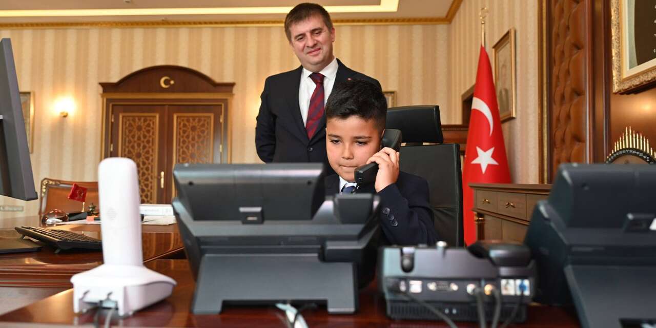 Valilik Koltuğu Minik Yağız’a emanet