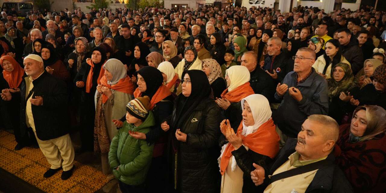 Yıllardır bekliyorlardı: Dualar ve gözyaşlarıyla uğurlandılar