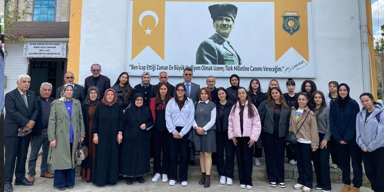 Liselilerden şehit ailesi ve gazilere vefa