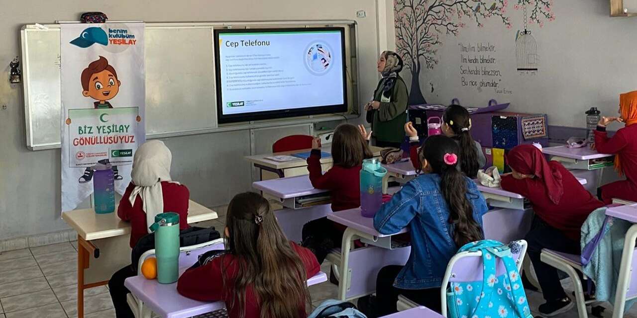 Yeşilay’dan gençlere bilinçlendirme etkinliği