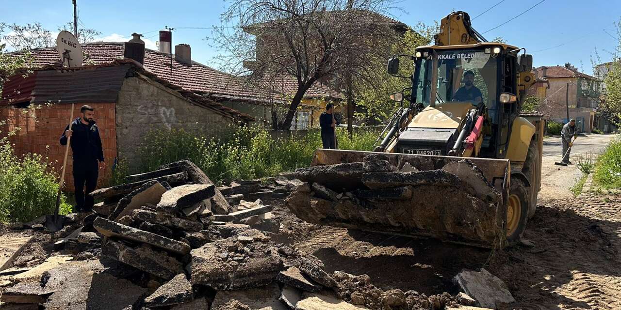 Başkan Önal: “Sahadayız, yol bakım çalışmaları sürüyor”
