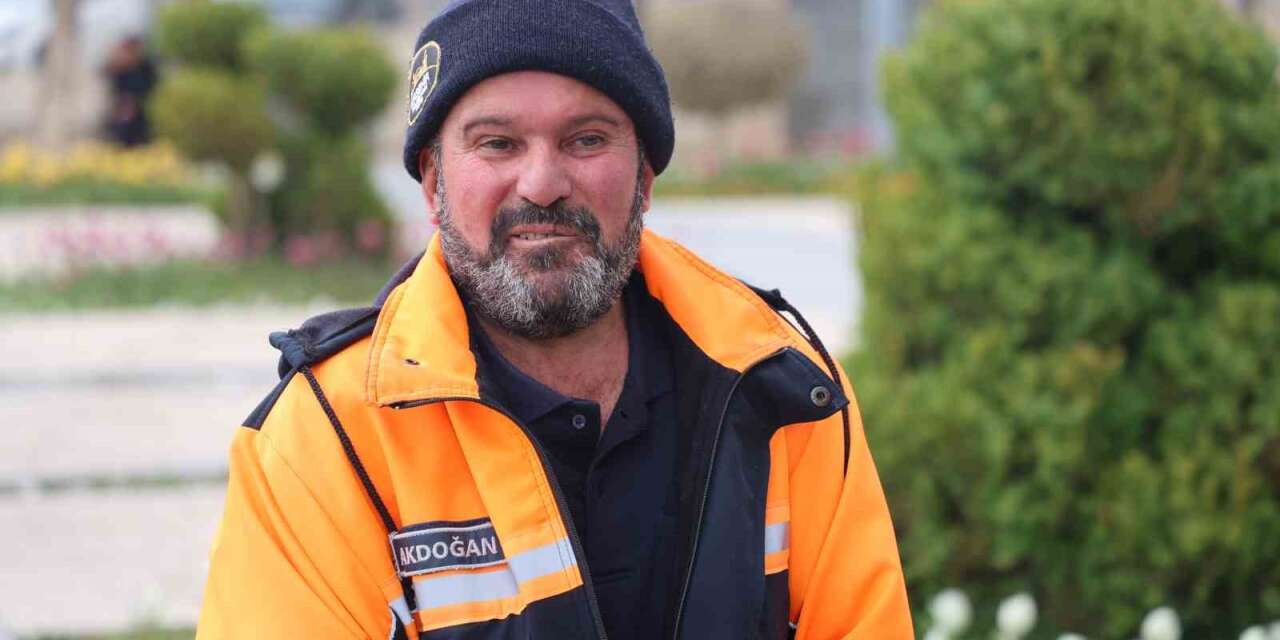 Temizlik işçisinden örnek davranış: 150 bin TL’lik altını sahibine ulaştırdı