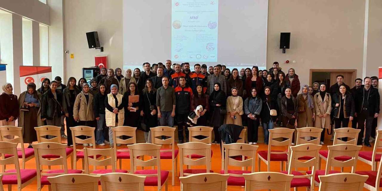 Üniversite öğrencilerine uygulamalı "afet" eğitimi