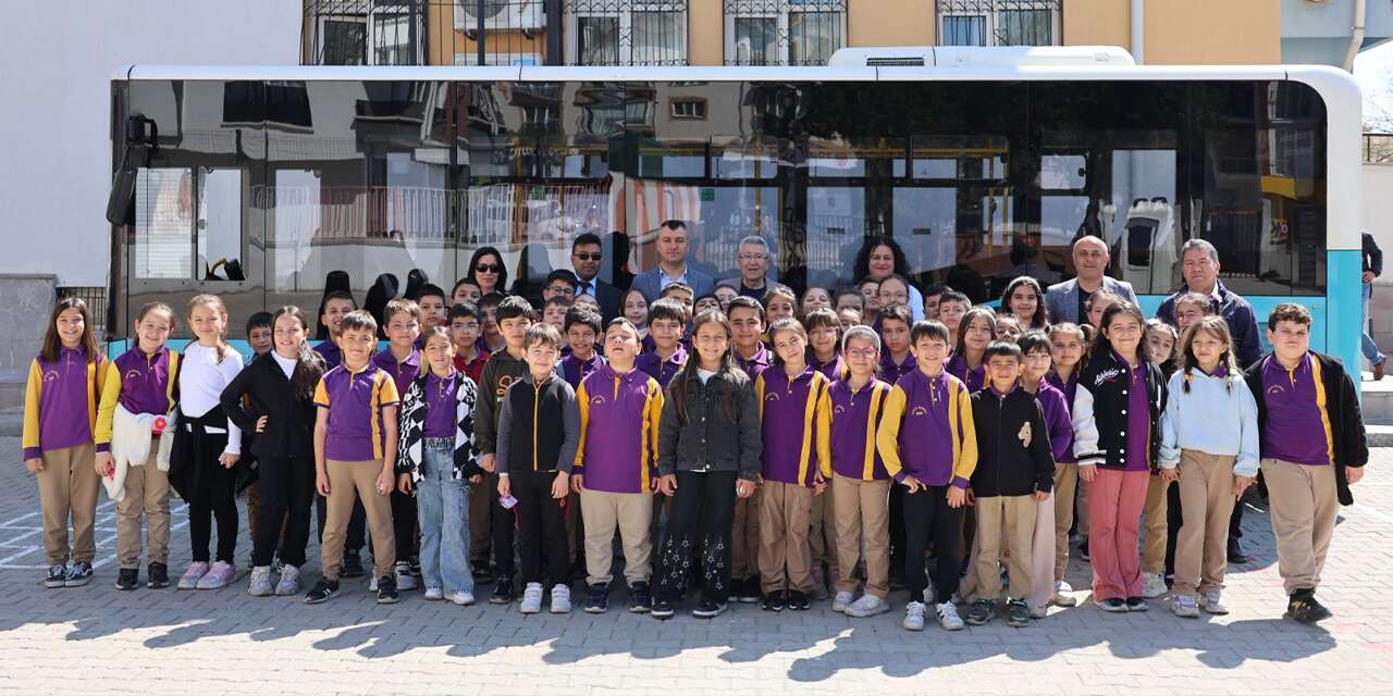 Minikler toplu taşıma kurallarını yerinde öğrendi