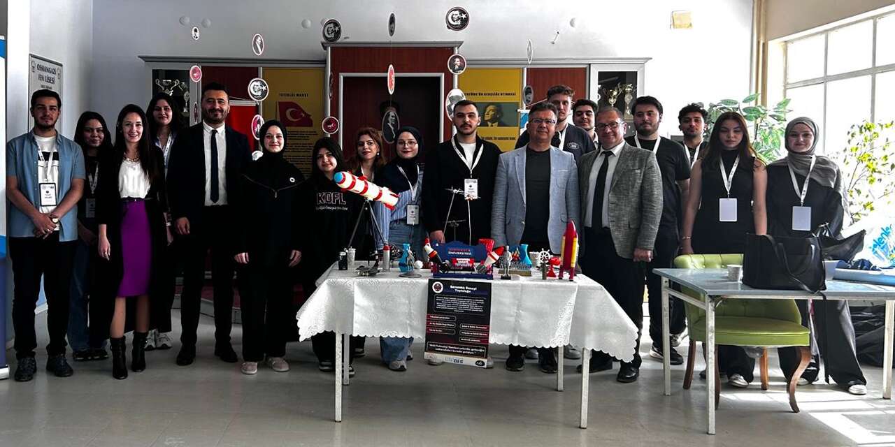 Geleceğin teknoloji liderleri: liseli gençler