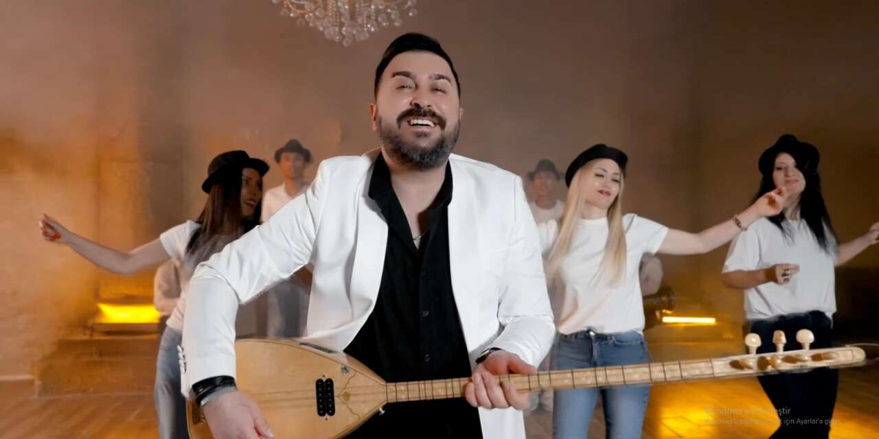 Ertan Erşan, ‘Damda Duran Zinciri Kıran’ şarkısıyla müzik dünyasını salladı