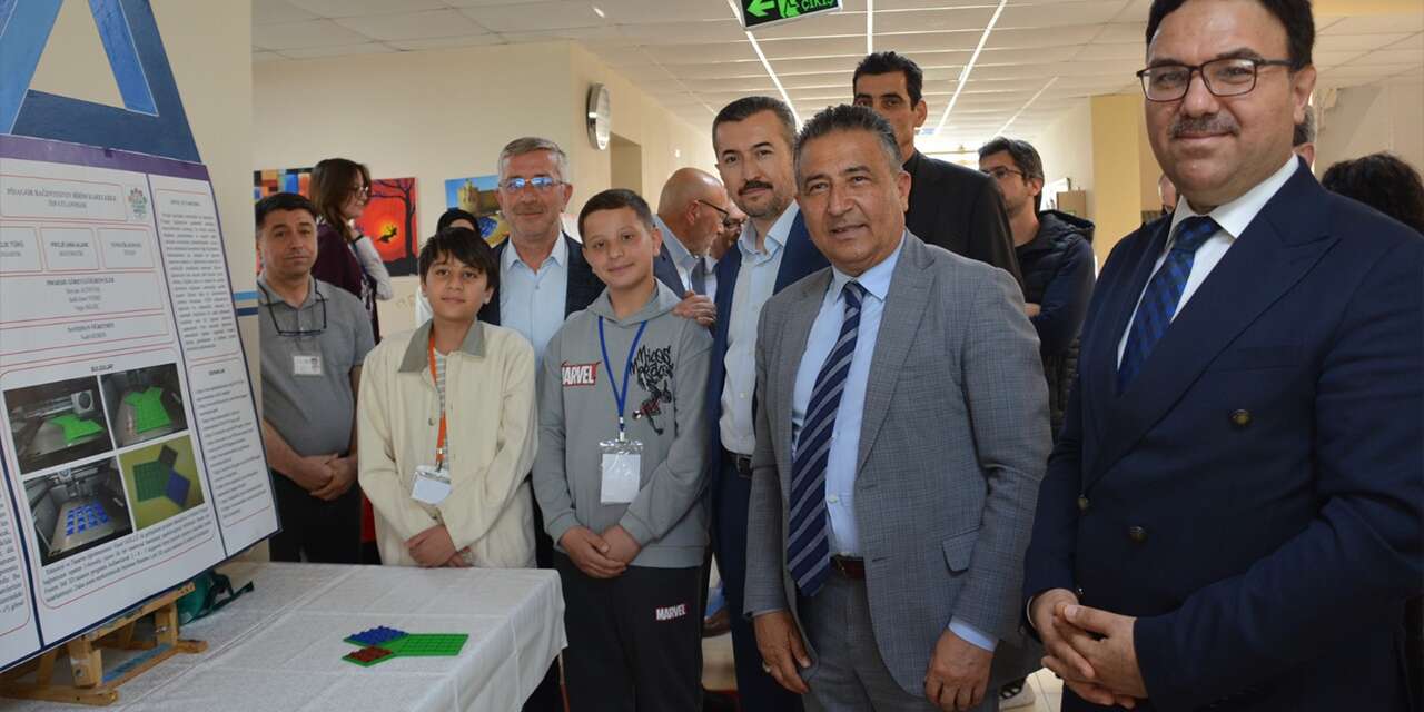 Bilim ve sanatla buluşturulan öğrenciler hünerlerini sergiledi