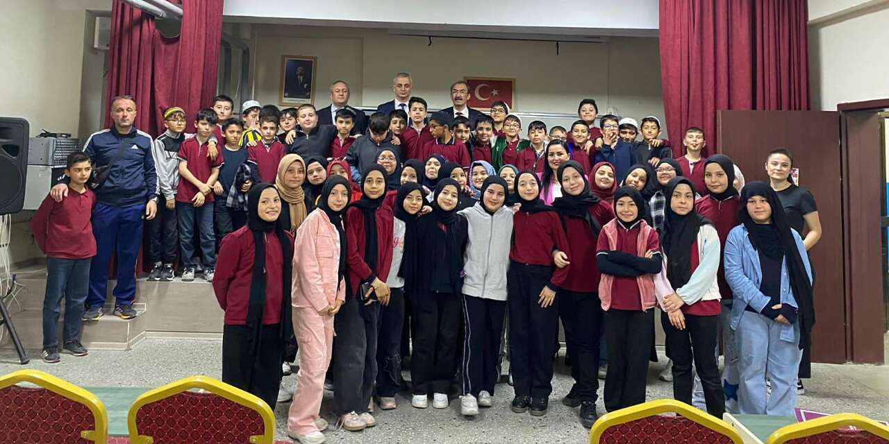 Öğrencilerle birlikte tarımın geleceği konuşuldu