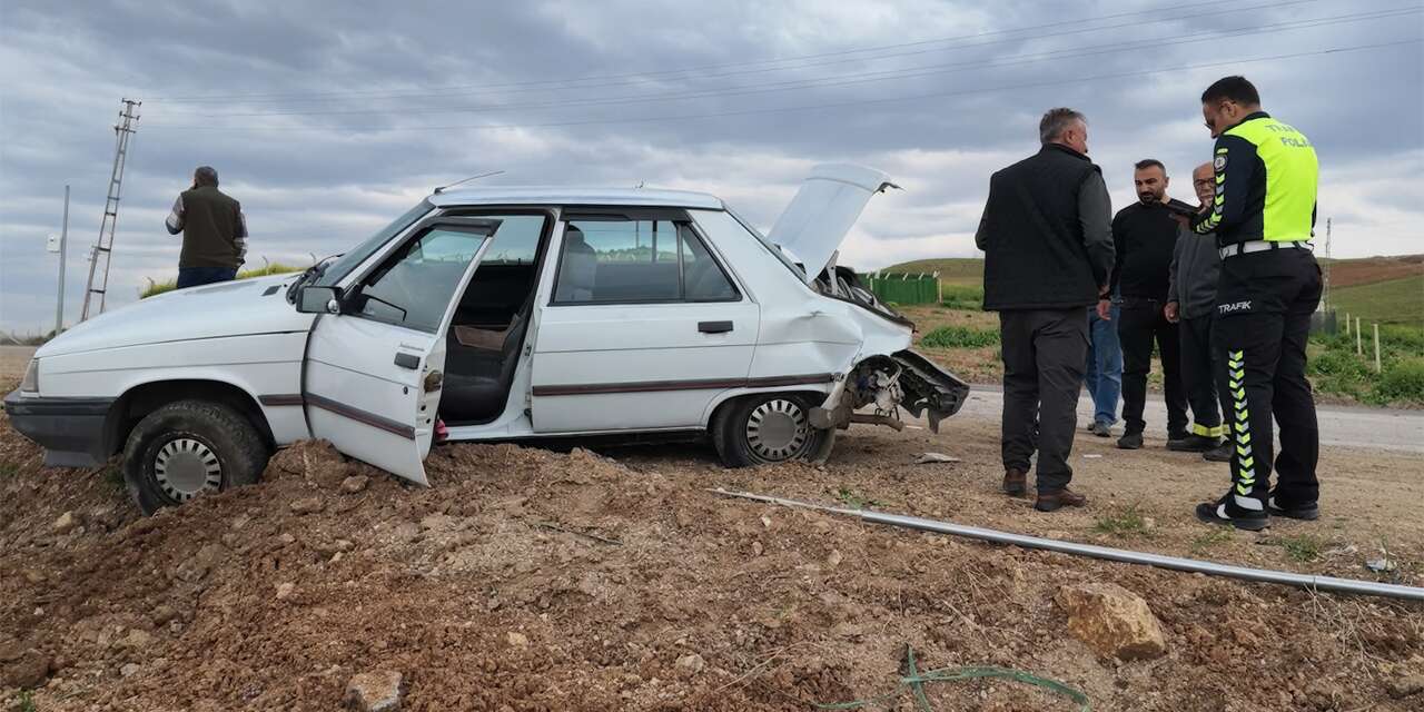 Kırıkkale'de iki otomobil çarpıştı: 2 yaralı