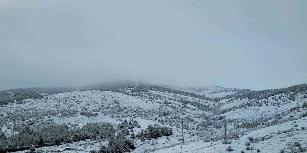 Yozgat’ta bahar ortasında kış manzarası