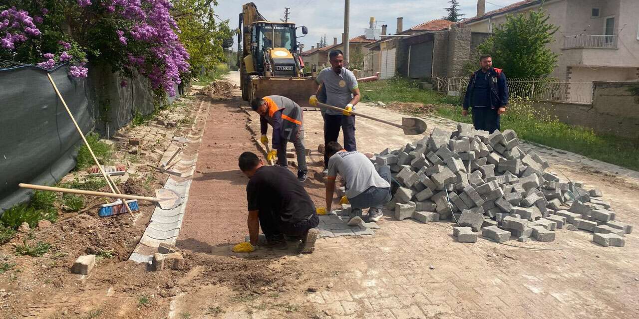 Mahallelerde onarım çalışmaları sürüyor