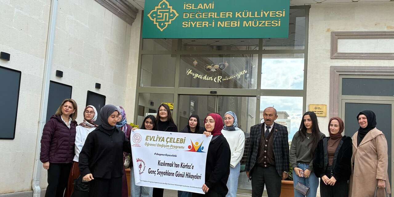 Öğretmen ve öğrenciler İslami Değerler Külliyesi’ne hayran kaldı