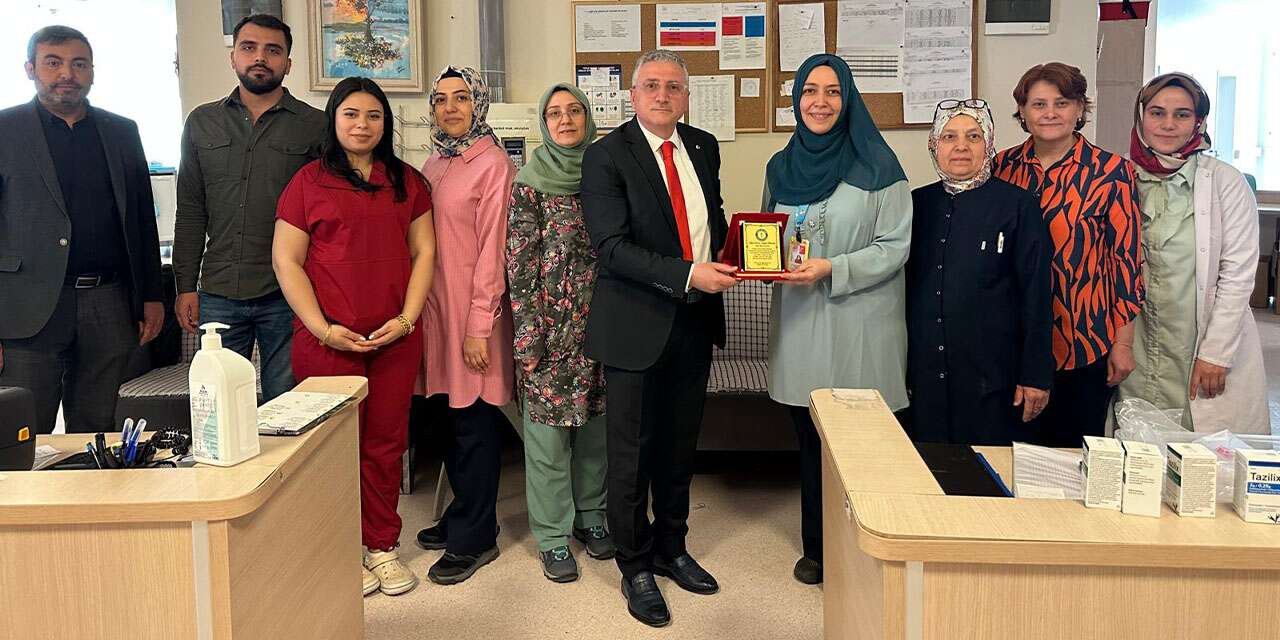 Yılın Hekimi Ünalan’a Sağlık-Sen’den anlamlı ziyaret