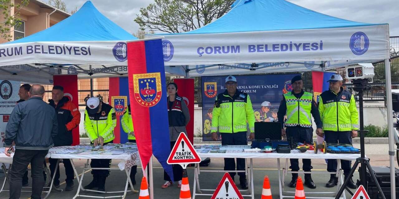 Çorum’da Trafik Haftası’nda öğrencilerle farkındalık oluşturuldu