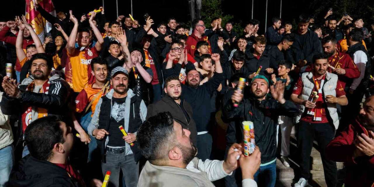 Kırıkkale’de taraftarlar, Galatasaray’ın şampiyonluğunu kutladı