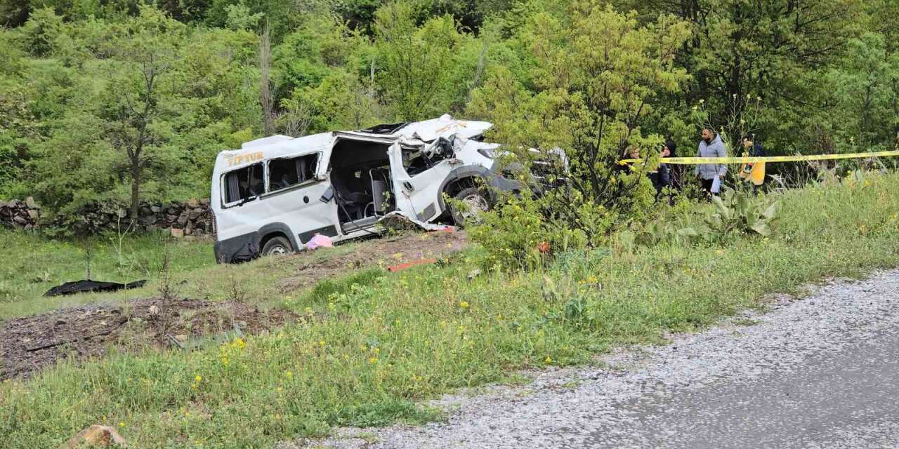 Öğrenci servisi şarampole uçtu: 3 ölü, 7 yaralı