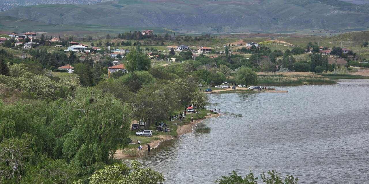 Karaahmetli Köyü Baraj Kıyıları Yazın Gözdesi Oldu