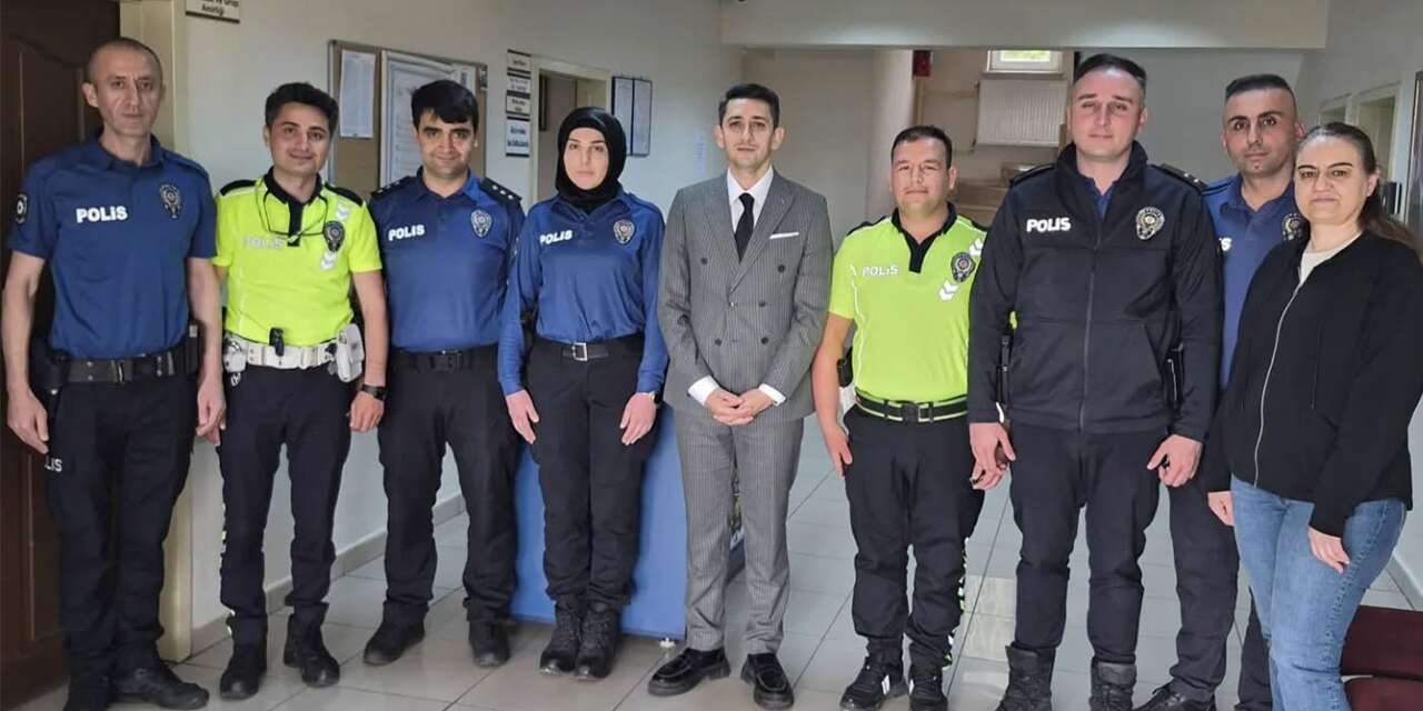 Kaymakam Kayatürk, personellerin bayramını kutladı