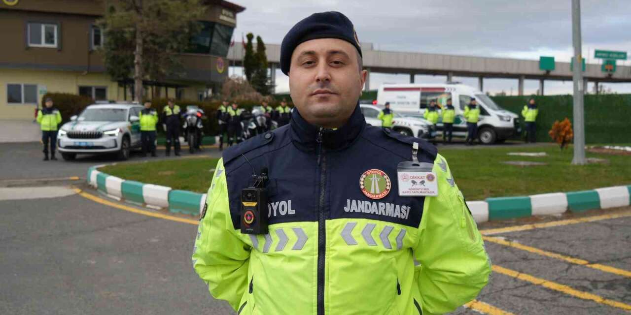 Görev başında şehit oldu, baba ocağı Türk bayraklarıyla donatıldı