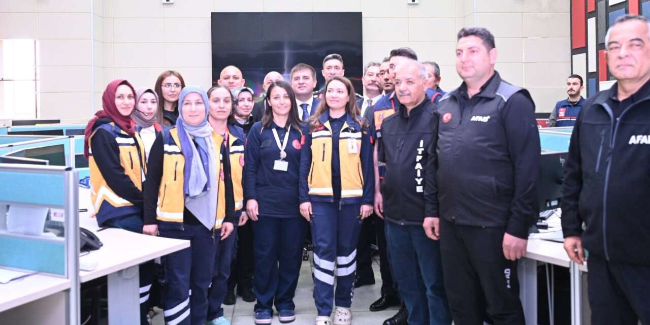 Bayramda görev yapan ekiplere anlamlı ziyaret