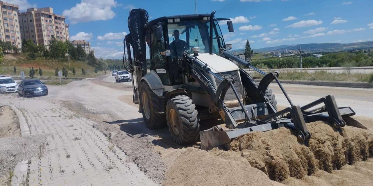 Yahşihan’da Yeşilvadi TOKİ yolunda bakım çalışması