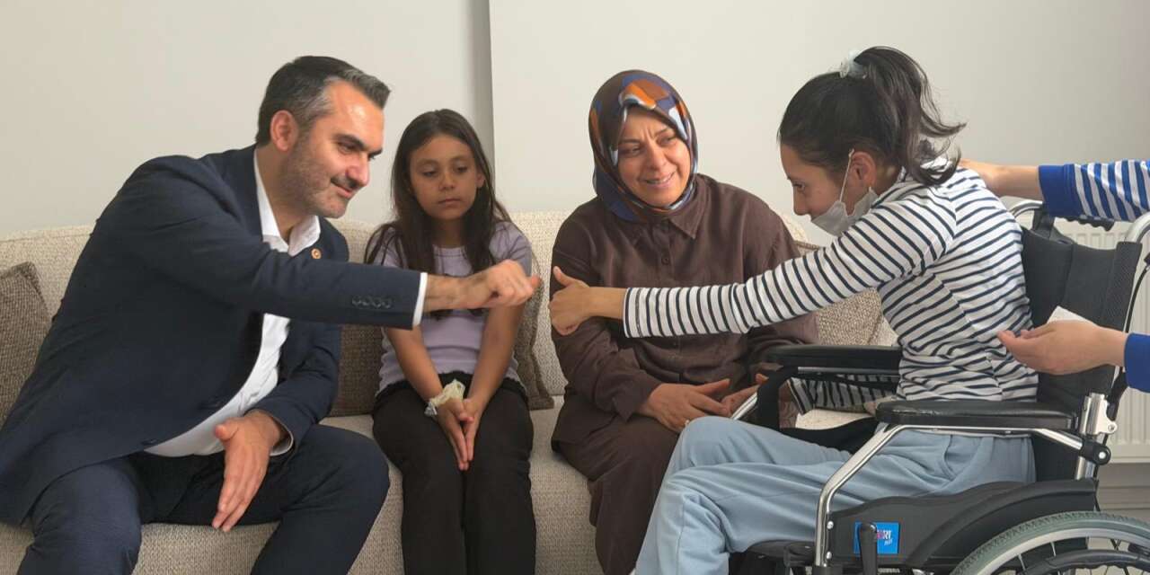 Milletvekili Kaplan’dan Nisa Yaman’a doğum günü sürprizi
