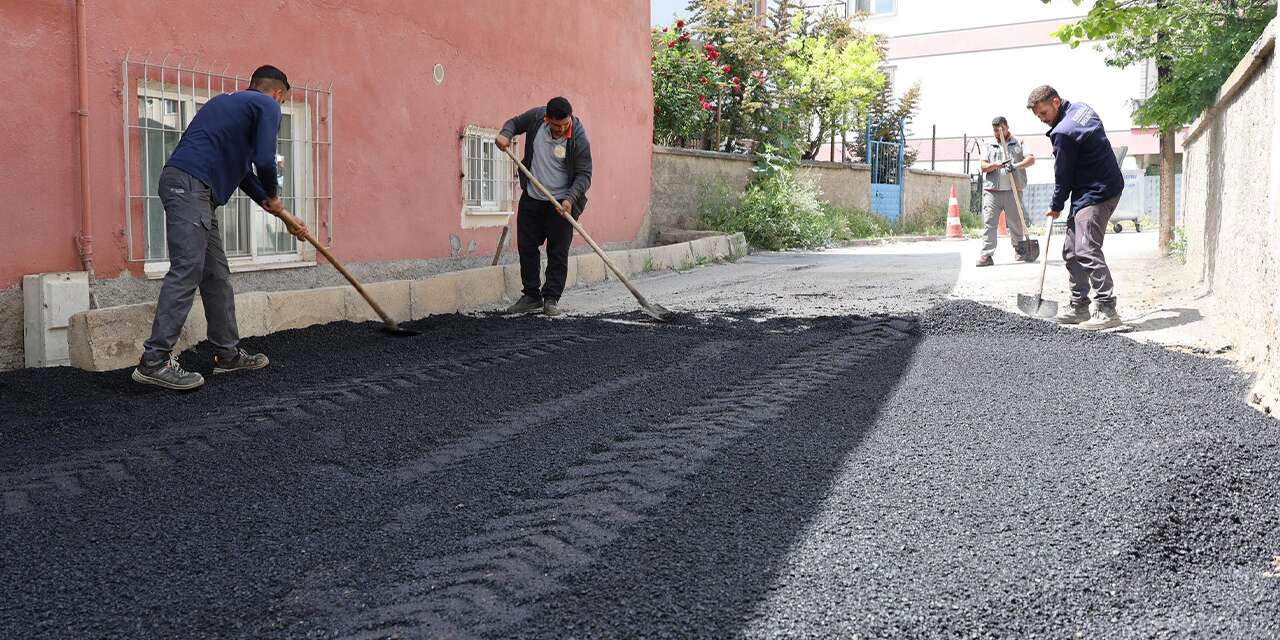 Mahalle yolları asfalta kavuşuyor