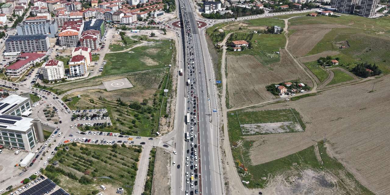 Tatil bitti, yoğunluk bitmedi: Ekipler görev başında