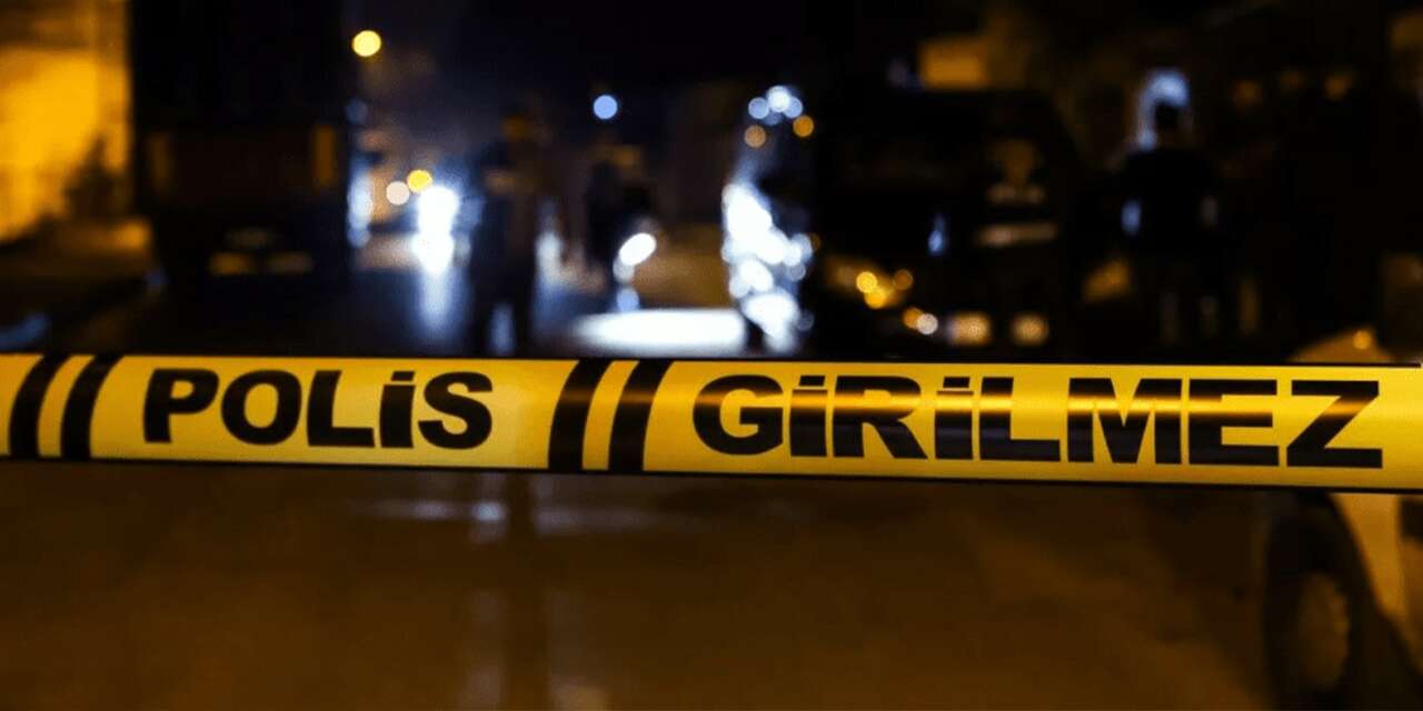 Tekel bayi önünde polise bıçaklı saldırı girişimi
