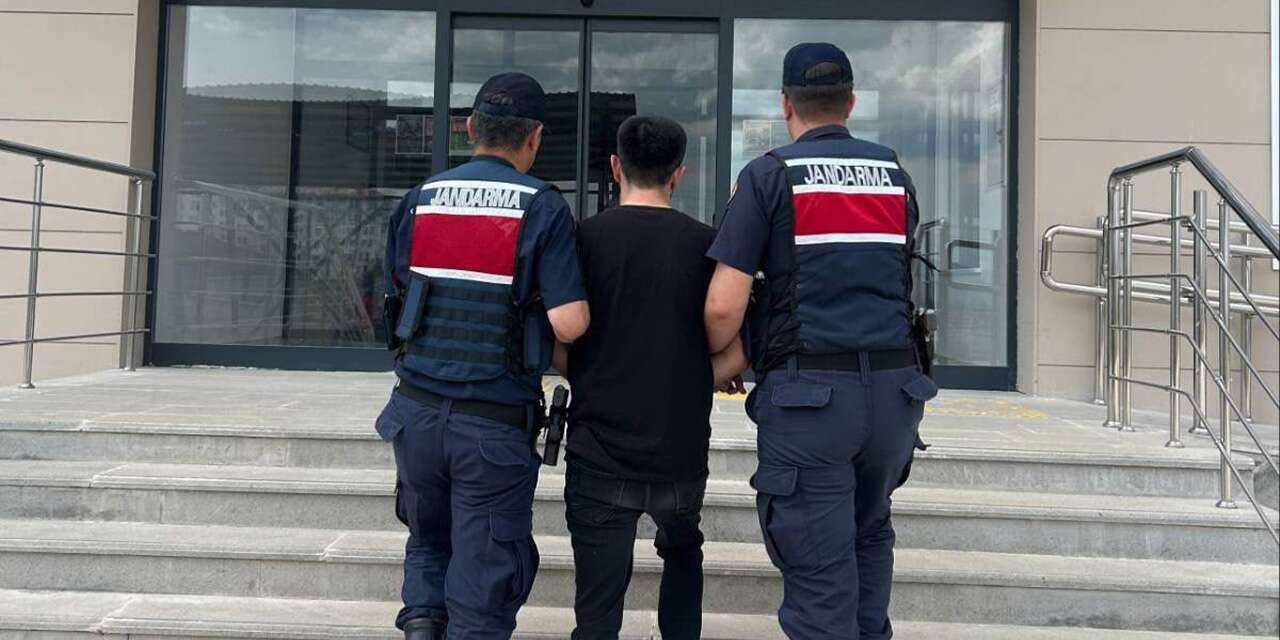 Ruhsatsız silah alan zanlıyı jandarma yakaladı